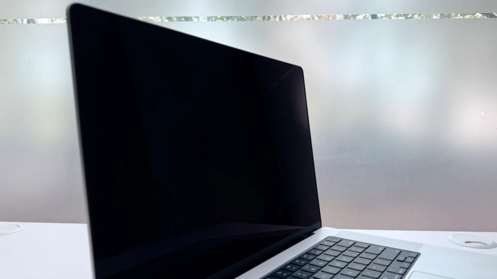 Stan matrycy używanego MacBooka Pro 16
